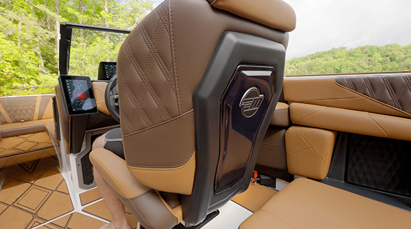 M-Series Exclusive Helm Seat